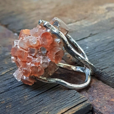 raw avantgarde aragonite cluster ring, hammered silver ring, large statement ring, handmade by roff