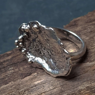 Oxidized silver ring with garanules. handmade ring by roff jewellery